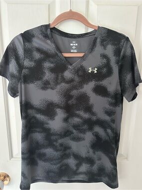 Under Armour Black & Charcoal Heather Performance V-Neck Tee